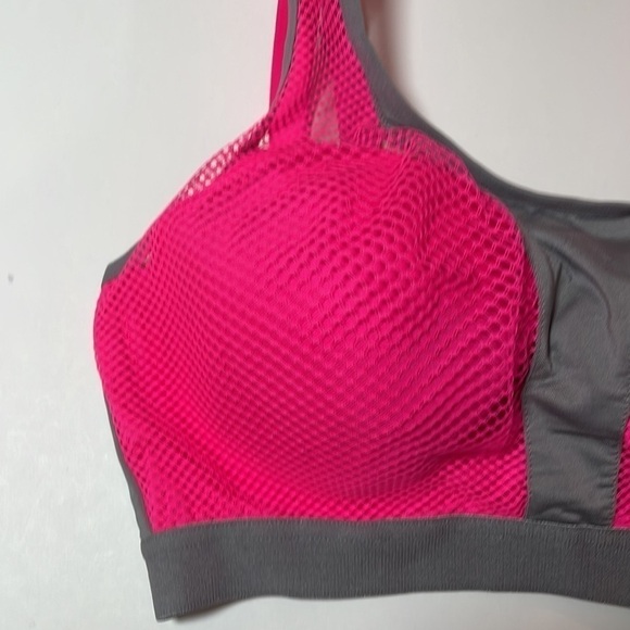 AMBRIELLE Sports Bra Medium Impact Underwire Adjustable Straps 34B Hot Pink - Picture 2 of 12